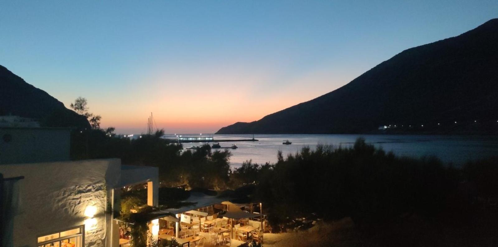 Μοναδική εξοχική κατοικία στην παραλία των Καμαρών Καμάρες Εξωτερικό φωτογραφία